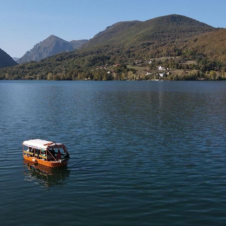 Rusticna Kuca Crvena Stena U Blizini Kucice Na Drini Bajina Basta Exterior foto